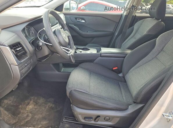 5N1AT3BAXMC704242 2021 NISSAN ROGUE Silver Front interior view