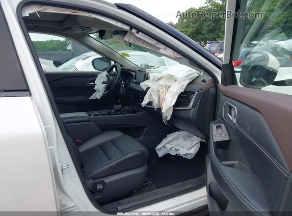 5N1AT3BB8MC722988 2021 NISSAN ROGUE White Widok wnętrza z przodu