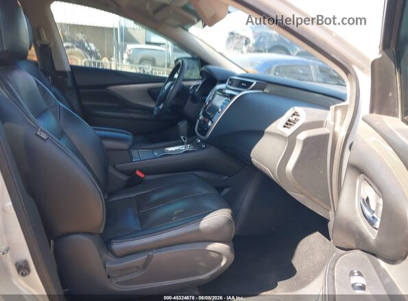 5N1AZ2MG2HN167032 2017 NISSAN MURANO Silver Widok wnętrza z przodu