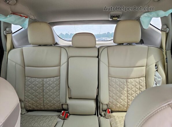5N1AZ2MJ8KN117366 2019 NISSAN MURANO White Rear seats view