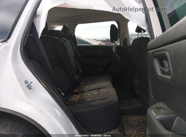 5N1BT3AB3RC697656 2024 NISSAN ROGUE White VIN կոդի պիտակի տեսք