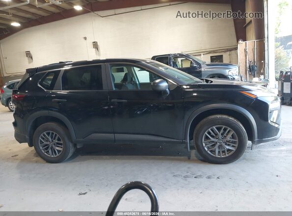 5N1BT3AB4SC840197 2025 NISSAN ROGUE Black Вид задньої частини салону