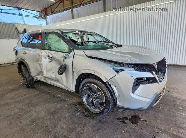 5N1BT3BA0SC796527 2025 NISSAN ROGUE Silver წინა მარჯვენა