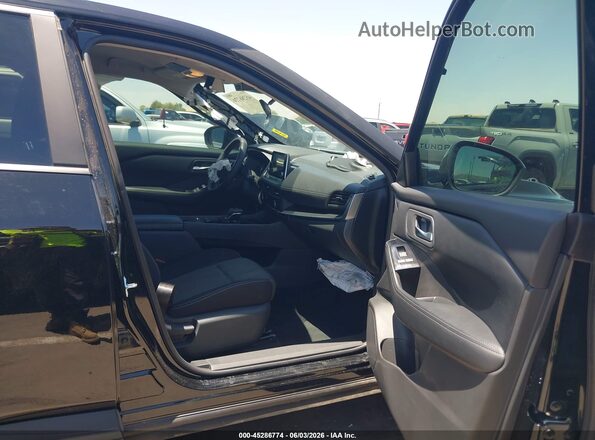 5N1BT3BA0SC839036 2025 NISSAN ROGUE Черный Вид салона спереди