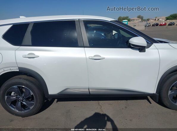 5N1BT3BA1TC678391 2026 NISSAN ROGUE White Սալոնի 360 աստիճան տեսք