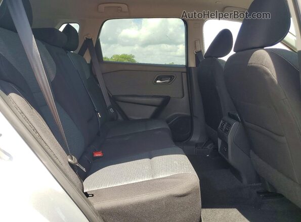 5N1BT3BA2PC843550 2023 NISSAN ROGUE Silver Вид задньої частини салону