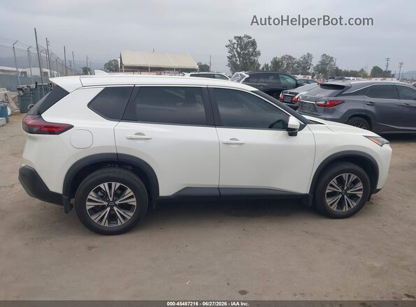 5N1BT3BA2PC859134 2023 NISSAN ROGUE White Вид задньої частини салону