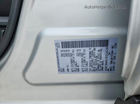 5N1BT3BA4PC915428 2023 NISSAN ROGUE Silver Widok naklejki z numerem VIN