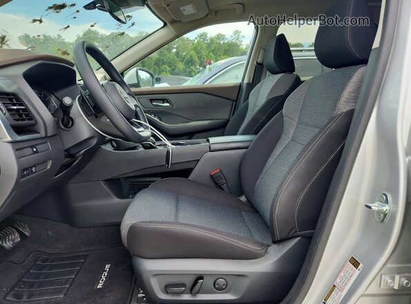 5N1BT3BA4PC915428 2023 NISSAN ROGUE Silver Widok wnętrza z przodu