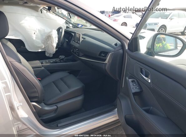 5N1BT3BA4RC712588 2024 NISSAN ROGUE Silver Front interior view