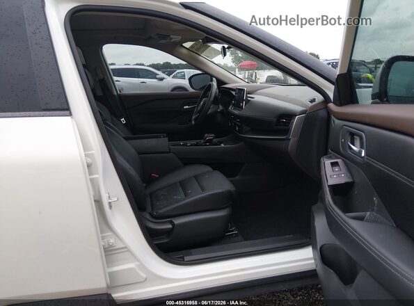 5N1BT3BA5PC926194 2023 NISSAN ROGUE White Front interior view