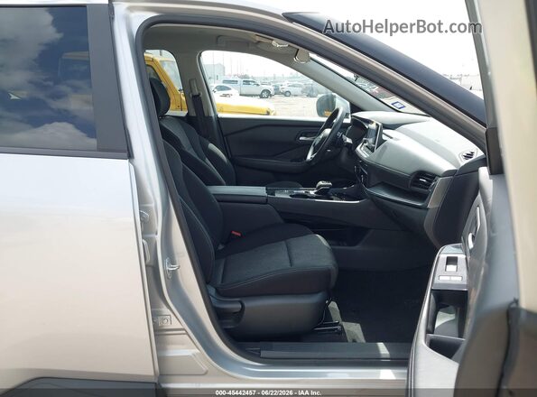 5N1BT3BA5RC696708 2024 NISSAN ROGUE Silver Вид салону спереду