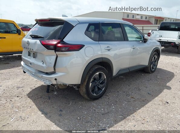 5N1BT3BA5RC696708 2024 NISSAN ROGUE Silver Задня права чверть