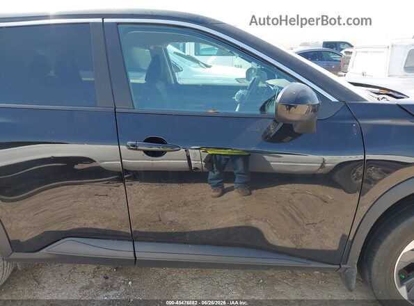 5N1BT3BA6TC676409 2026 NISSAN ROGUE Black Вид задньої частини салону