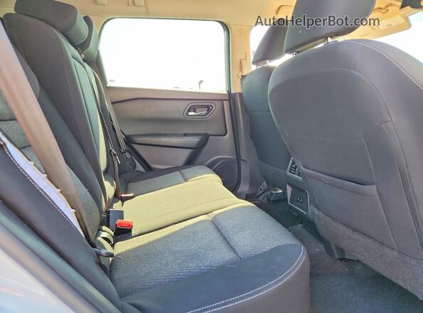 5N1BT3BA7RC683393 2024 NISSAN ROGUE White Rear interior view
