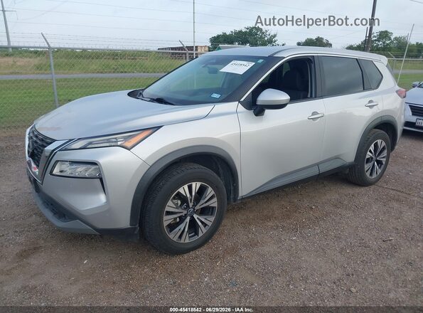 5N1BT3BA8PC775609 2023 NISSAN ROGUE Silver Առջևի ձախ երեք քառորդ տեսարան