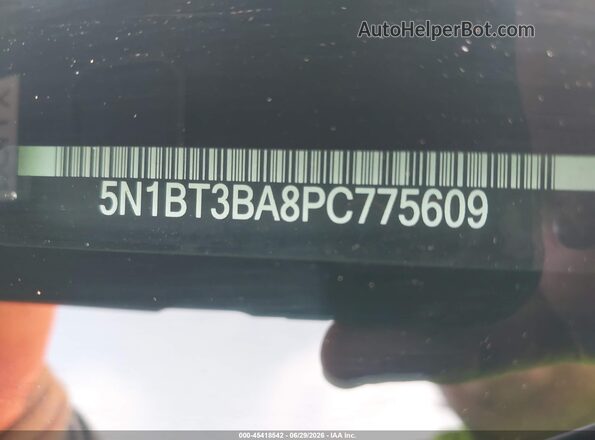 5N1BT3BA8PC775609 2023 NISSAN ROGUE Silver Շարժիչի բաժամունքի տեսք