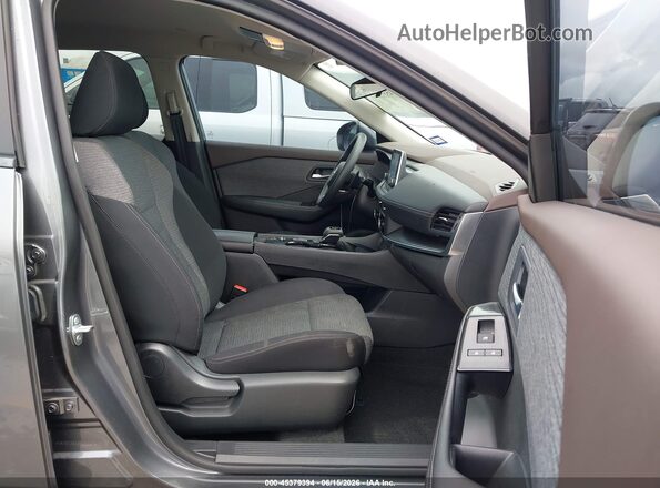 5N1BT3BA8PC864760 2023 NISSAN ROGUE Серый Вид салона спереди