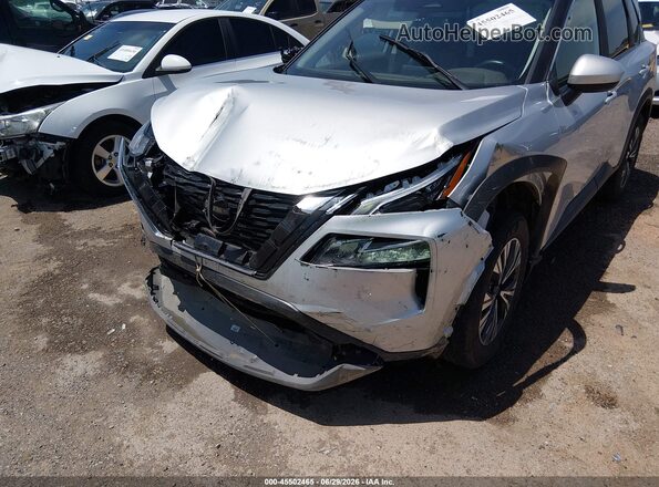 5N1BT3BA9PC906806 2023 NISSAN ROGUE Серебряный Вид спереди