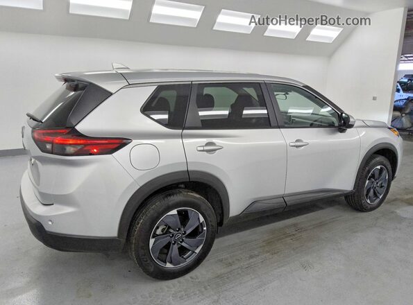 5N1BT3BA9SC819156 2025 NISSAN ROGUE Silver Задня права чверть