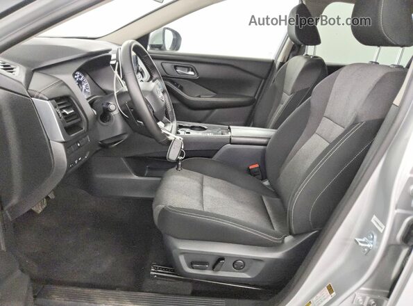 5N1BT3BA9SC819156 2025 NISSAN ROGUE Silver Вид салону спереду