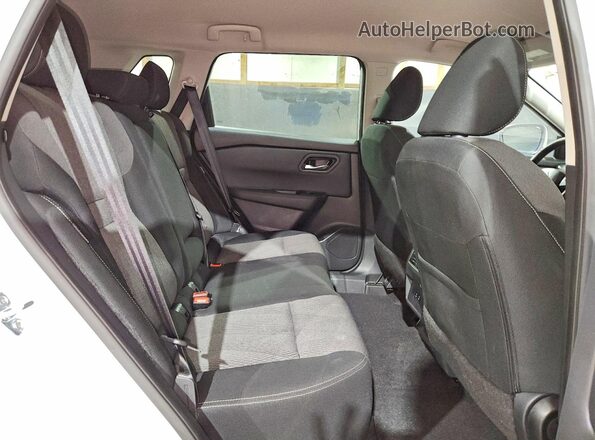 5N1BT3BB0SC820253 2025 NISSAN ROGUE White უკანა სალონის ხედი