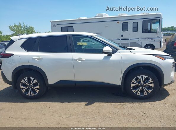 5N1BT3BB1PC906064 2023 NISSAN ROGUE White Սալոնի հետևի տեսք