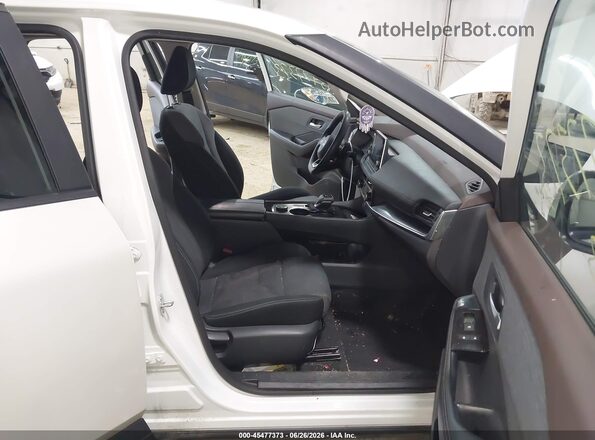 5N1BT3BB1PC945897 2023 NISSAN ROGUE White Вид салону спереду
