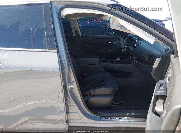 5N1BT3BB1TC765930 2026 NISSAN ROGUE Серый Вид салона спереди