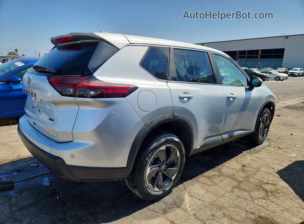 5N1BT3BB3SC829951 2025 NISSAN ROGUE Silver Trasero derecho