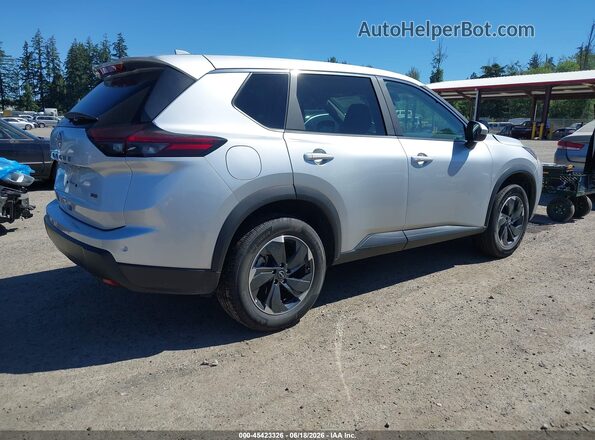 5N1BT3BB5SC835637 2025 NISSAN ROGUE Silver Trasero derecho