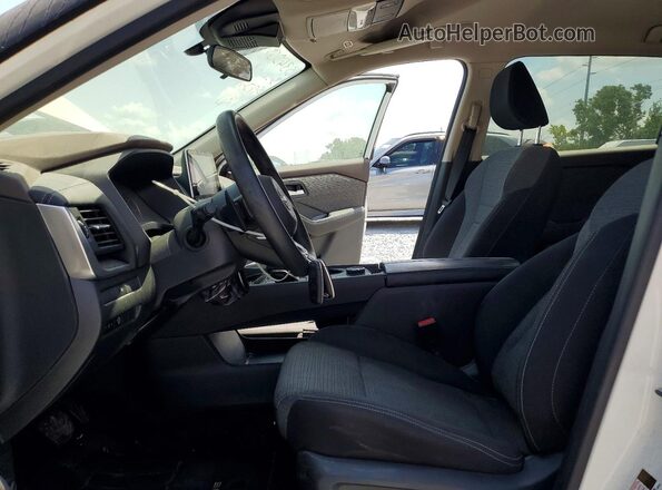 5N1BT3BB7PC793401 2023 NISSAN ROGUE White Вид салону спереду