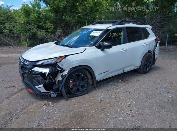 5N1BT3BB7SC782875 2025 NISSAN ROGUE Белый Передняя левая четверть