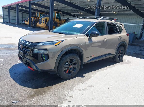 5N1BT3BB9SC772459 2025 NISSAN ROGUE Коричневый Передняя левая четверть