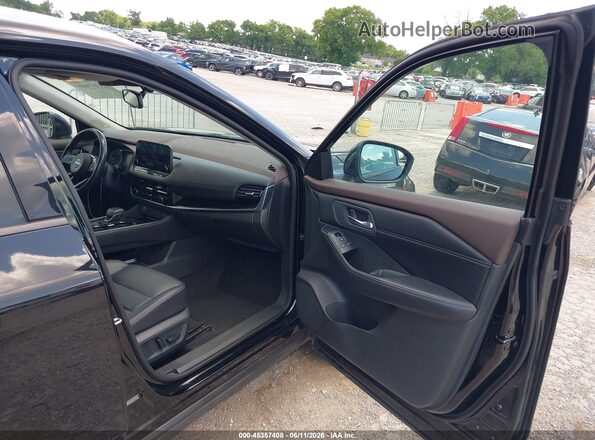 5N1BT3CB6PC779262 2023 NISSAN ROGUE Черный Вид салона спереди