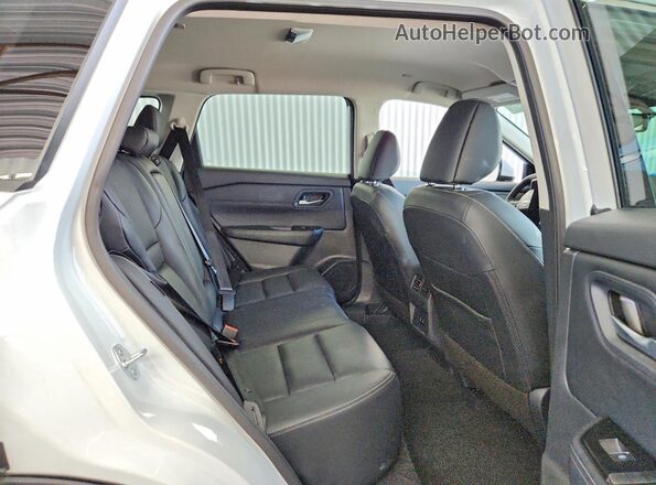 5N1BT3CB6TC683027 2026 NISSAN ROGUE White უკანა სალონის ხედი