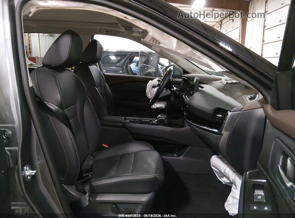 5N1BT3CB7PC862361 2023 NISSAN ROGUE Серый Вид салона спереди