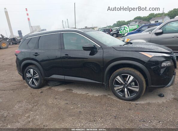 5N1BT3CB8RC673091 2024 NISSAN ROGUE Черный Вид задней части салона