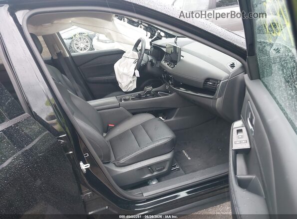 5N1BT3CB8RC673091 2024 NISSAN ROGUE Черный Вид салона спереди