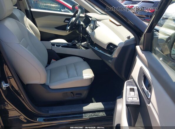 5N1BT3CB9PC799148 2023 NISSAN ROGUE Черный Вид салона спереди