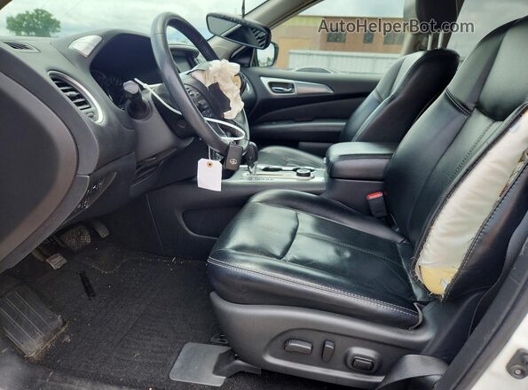 5N1DR2MM0HC902931 2017 NISSAN PATHFINDER White Vista interior delantera