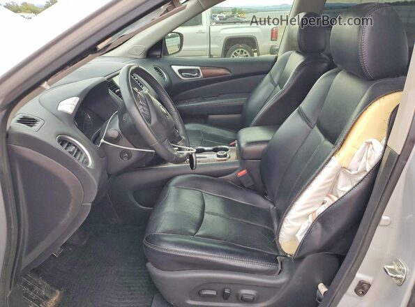 5N1DR2MM1JC607911 2018 NISSAN PATHFINDER Silver 