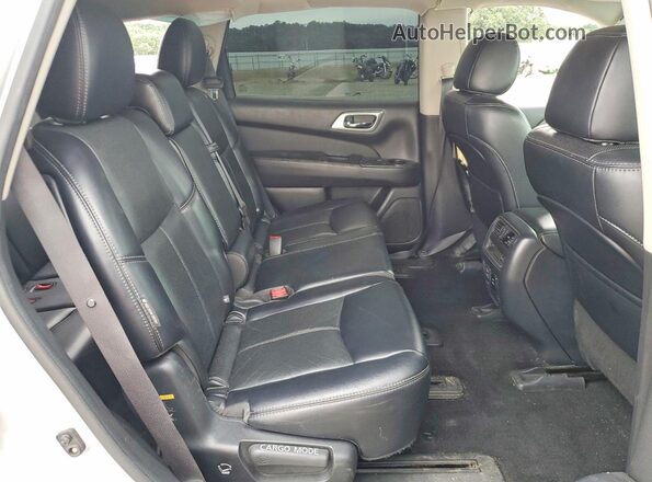 5N1DR2MM1JC607911 2018 NISSAN PATHFINDER Silver 