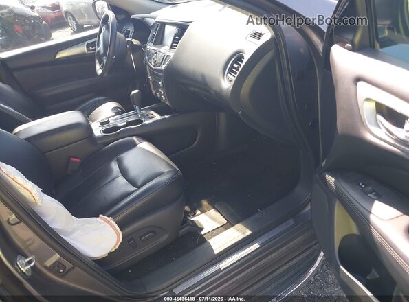 5N1DR2MM1JC613045 2018 NISSAN PATHFINDER Gray Front interior view