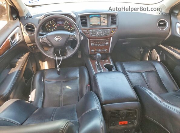 5N1DR2MM2HC643083 2017 NISSAN PATHFINDER White Dashboard view