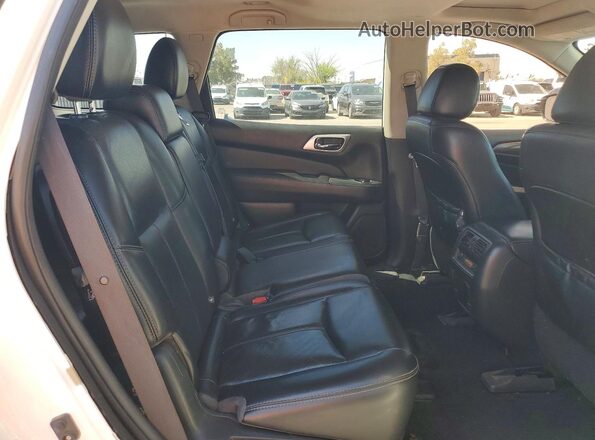 5N1DR2MM2HC643083 2017 NISSAN PATHFINDER White Rear interior view
