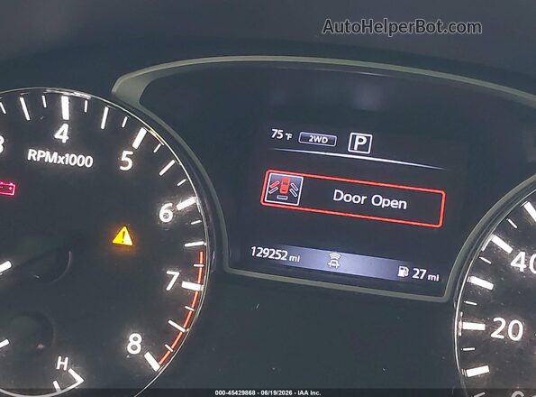 5N1DR2MM2JC627181 2018 NISSAN PATHFINDER Gray Widok tylnych siedzeń