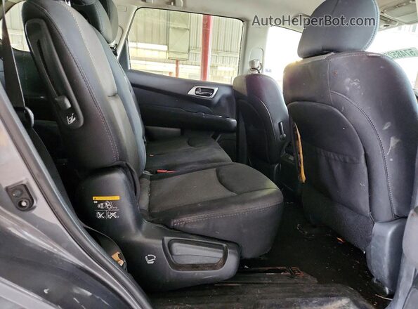 5N1DR2MM3HC911557 2017 NISSAN PATHFINDER Gray Widok wnętrza z tyłu