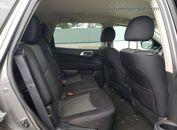5N1DR2MM5HC604892 2017 NISSAN PATHFINDER Gray Vista interior trasera