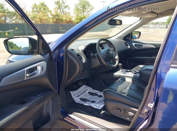 5N1DR2MM7HC673681 2017 NISSAN PATHFINDER Blue Front interior view
